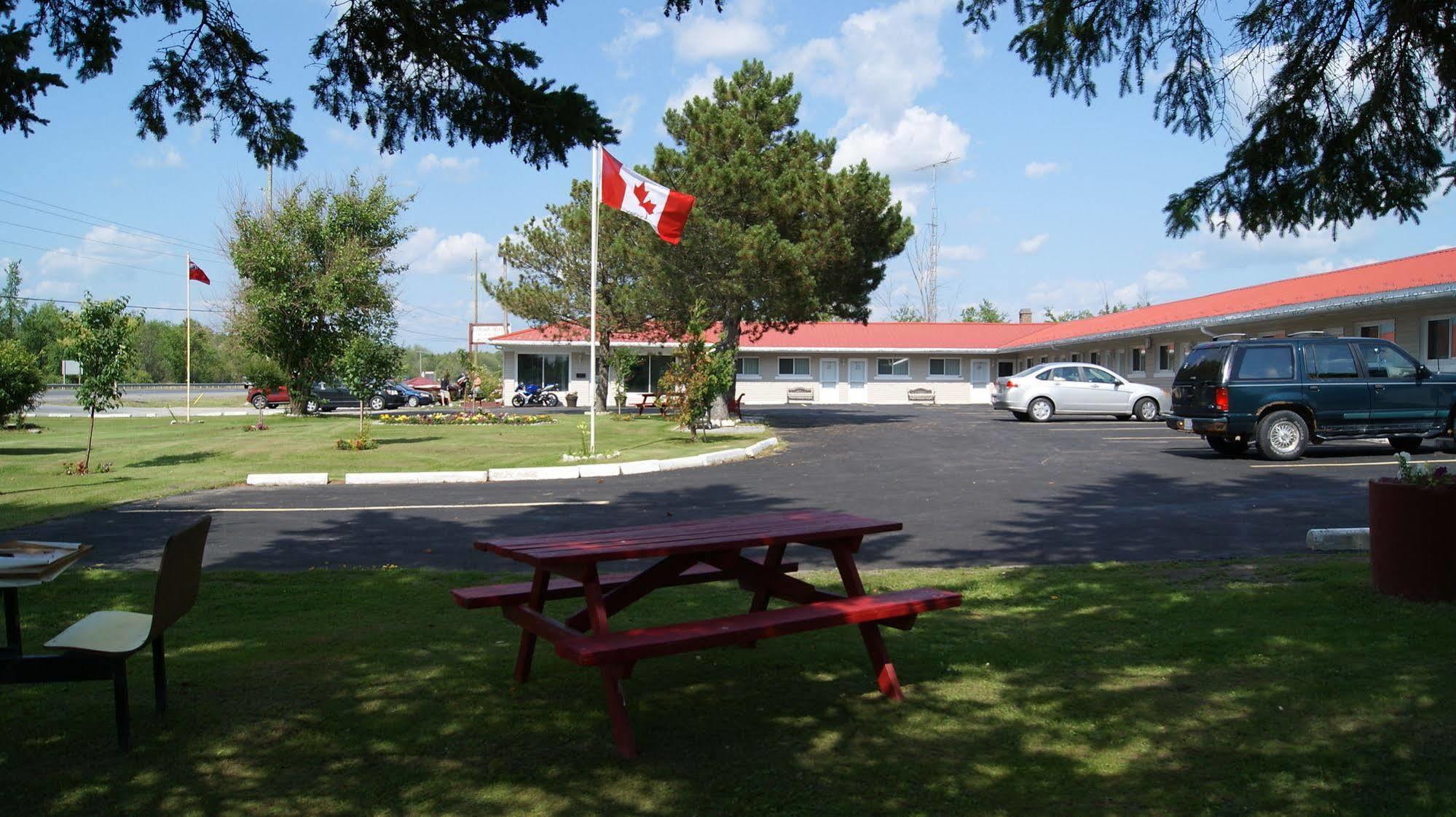 Blue Jay Motel Peterborough Εξωτερικό φωτογραφία